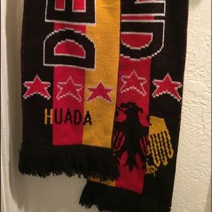 Dutch Huada Scarf